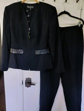 1980s Bicci Florine Wachter Black Wool Suit 40s Style Structural USA Size 12